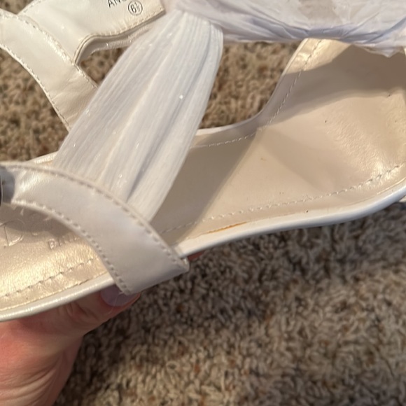 Brand New!! David's Bridal Wedding Shoes - Picture 9 of 9